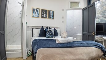 Modern Retreat in Birmingham