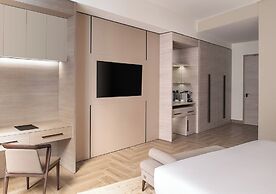 Ray Hotel by Cloud 7