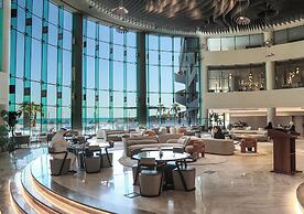 Ray Hotel by Cloud 7
