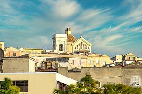 Cagliari Center Charming by Accomodo