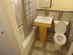 Just You Vacation Home - Main floor use