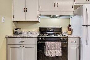 Pets Welcome! Walkable Beech Grove Haven Near Town