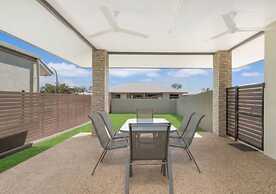 Zen Courtyard Garden - Patio - Garage