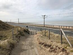 Spacious Family Stay in Oostduinkerke