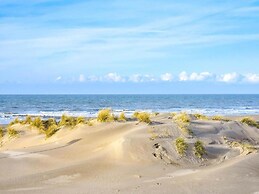 Spacious Family Stay in Oostduinkerke