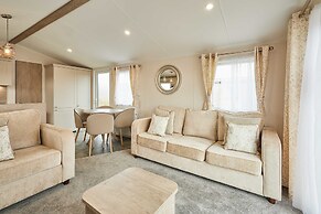 Host Stay Stag Lodge