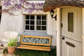 Host Stay Wistermead Cottage