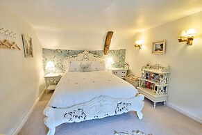 Host Stay Wistermead Cottage