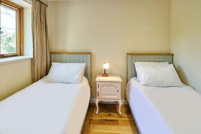 Host Stay The Tiled Cottage