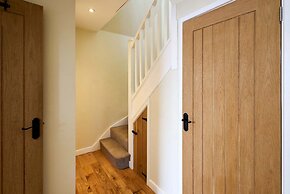 Host Stay The Tiled Cottage