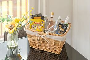 Host Stay Hazel Retreat