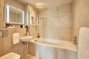 Host Stay Apartment 8