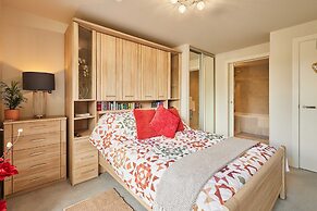 Host Stay Apartment 8