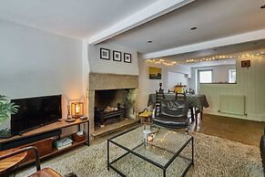 Host Stay Lower Cross Lee Cottage