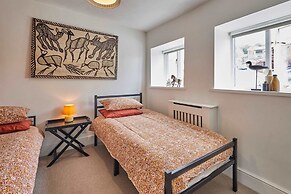 Host Stay Lower Cross Lee Cottage