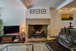 Host Stay Lower Cross Lee Cottage