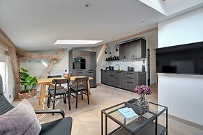 Lion Apartments - Santorini Studio