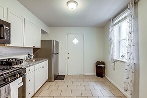 Groups & Pets Welcome! Spacious Philly Rowhouse