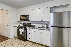 Groups & Pets Welcome! Spacious Philly Rowhouse