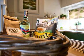 Host Stay Woodcutters Cottage