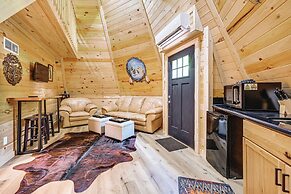 Unique Mammoth Cave Cabin w/ Teepee & Hot Tub!
