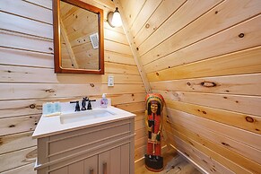 Unique Mammoth Cave Cabin w/ Teepee & Hot Tub!