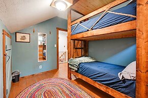 Unique Mammoth Cave Cabin w/ Teepee & Hot Tub!