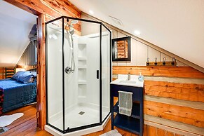 Unique Mammoth Cave Cabin w/ Teepee & Hot Tub!