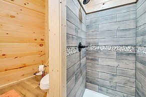 Unique Mammoth Cave Cabin w/ Teepee & Hot Tub!