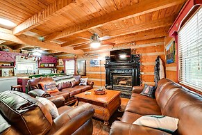 Unique Mammoth Cave Cabin w/ Teepee & Hot Tub!