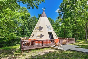 Unique Mammoth Cave Cabin w/ Teepee & Hot Tub!