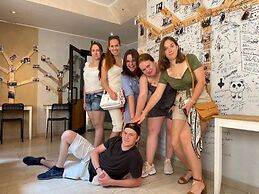 Lion University & Youth Hostel Milan