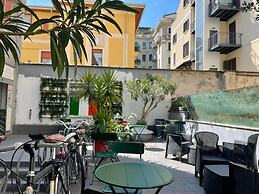 Lion University & Youth Hostel Milan