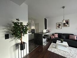 FarawayHomes Studio Bruck 17