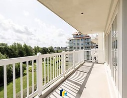 2BR Apartment With Terrace Near Beach