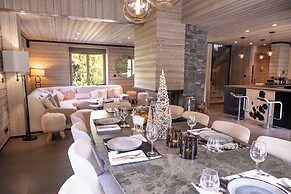 Exceptional 12P Chalet With Sauna and Jacuzzi