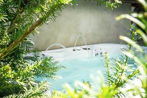 Exceptional 12P Chalet With Sauna and Jacuzzi
