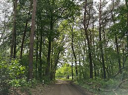 The Waiting Room - Peace, Nature, and Charm in Peer