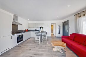 Lecci Apartment With Outdoor Pool