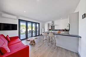 Lecci Apartment With Outdoor Pool