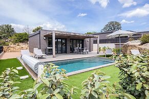 Lecci Apartment With Outdoor Pool