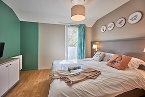 Coastal Chalet for 6 With Pool