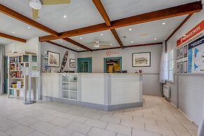 Stunning Landes Pine Apartment for 5