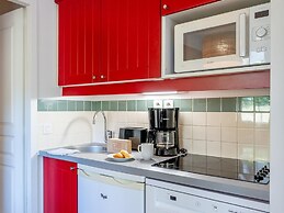 Stunning Landes Pine Apartment for 5