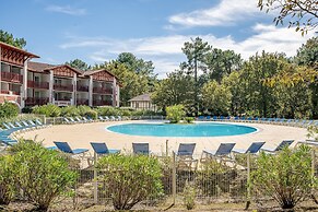 Stunning Landes Pine Apartment for 5