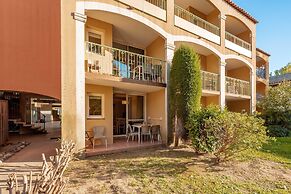 Chic Riverfront Stay With Balcony