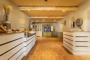 Coastal Escape With Private Space