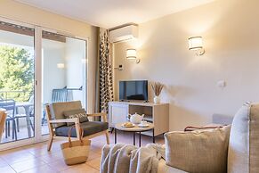 Holiday Stay With Sleeping Alcove