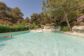 Stay With Private Outdoor Space