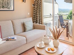 Stay With Private Outdoor Space